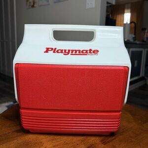 Igloo Playmate Red & White Cooler Personal Box Plastic Carry Handle